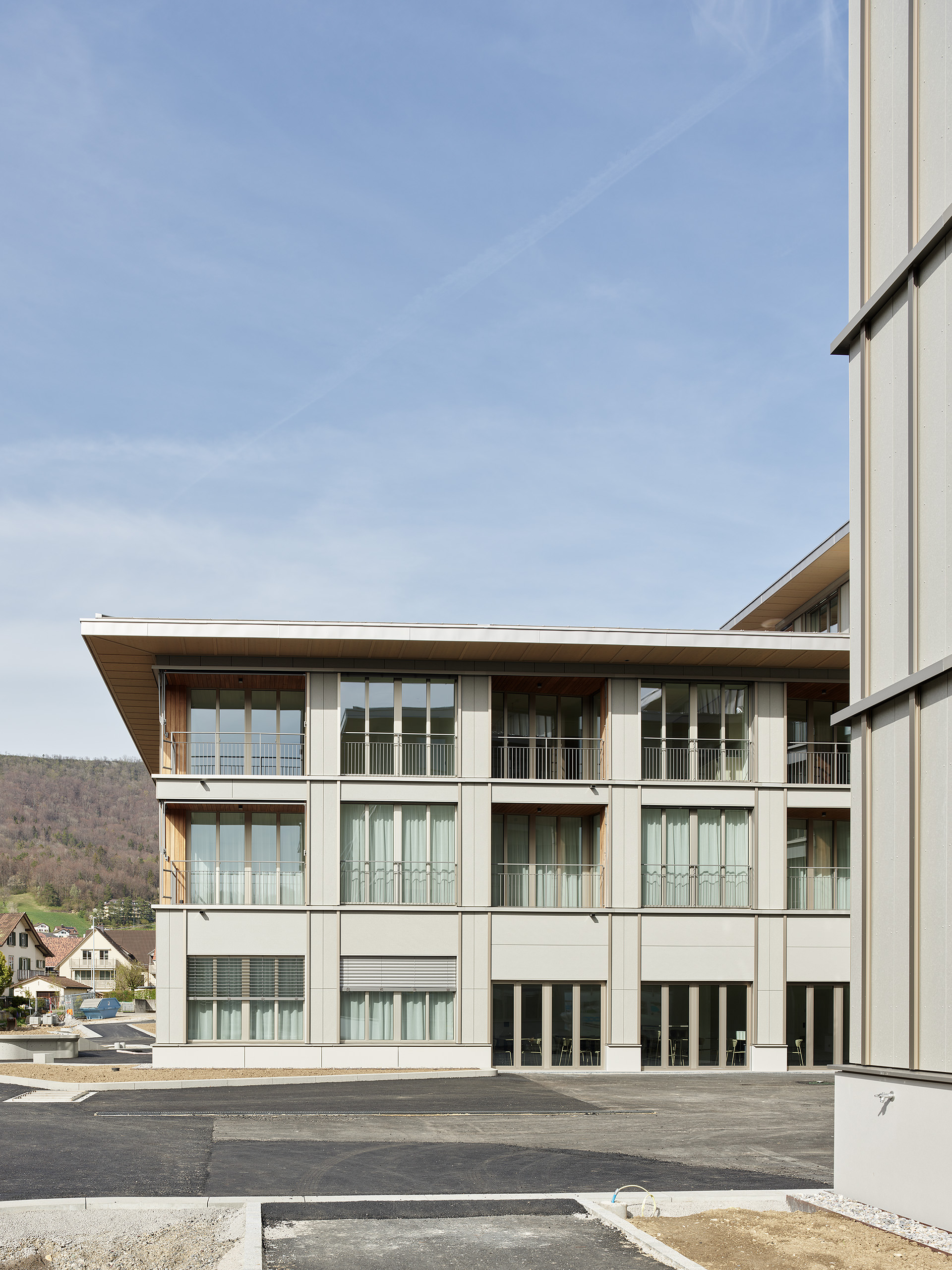 Ahp0068 AIQ4 008615 J2560